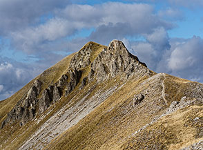 Il Monte Pozzoni o Pizzuto ripreso dalla Cresta Sud.