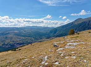 Vista sulla Valle dell&rsquo;Aventino dallo Spallone orientale della Majella.