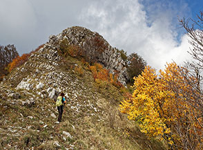 Sul filo di cresta in prossimit&agrave; del cucuzzolo roccioso di Tuppo dell&rsquo;Uovo.