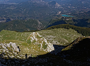 Ombra in cammino sul filo di cresta del Monte Mare.