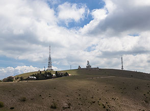 Il gobbone sommitale di Monte Martano ripreso da nord.