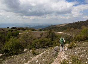 Scorcio di paesaggio lungo la via di discesa sul Versante Ovest di Monte Martano.