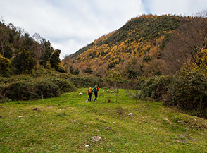 La radura prativa all&rsquo;imbocco della Valle Rottone, primo tratto della Valle Gemini.