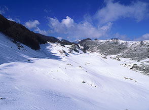 La Valle di Fonte del Faggio con al centro il Sasso Grosso.