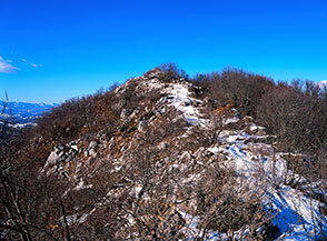 La marcata Cresta Sud-Est del Monte Mozzano.