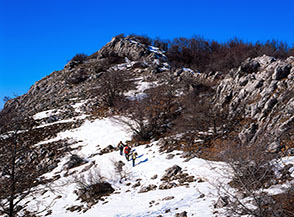 L&rsquo;ultimo tratto roccioso della Cresta Sud-Est del Mozzano e la cima.