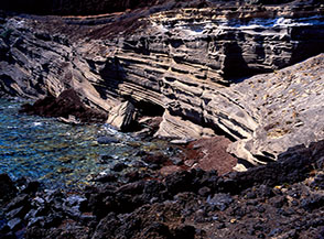Scorcio della costa a Punta Calcarella.