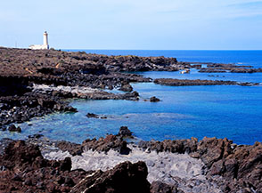 Cala Cucciardi e Baia del Conte, antistanti il Faro di Levante all&rsquo;Isola di Linosa.