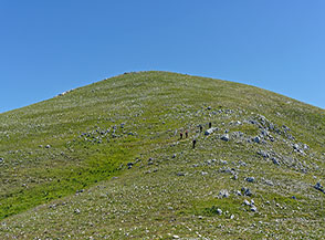 Verso la cima sulla Cresta Ovest del Monte Nuria.