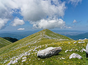 Vista sull&rsquo;Anticima Ovest del Monte Nuria.