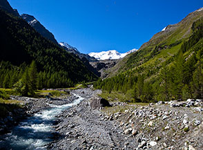 &ldquo;Cartolina da Solda&ldquo; (il Rio Solda con le nevi di Cima di Solda sullo sfondo).