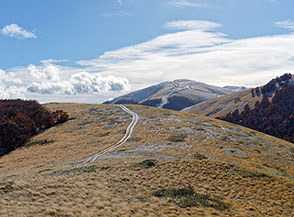 Sulla Serra del Monte Paradiso in vista del Monte Pratello.