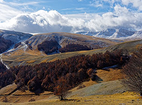 Vista sul grande gobbone di Cima Bocche Chiarano verso cui siamo diretti.