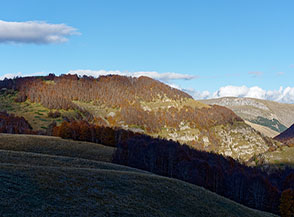 Colle d&rsquo;Aceto, la cima che sovrasta la Montagna Spaccata.