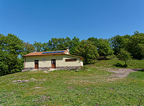 Casa di Caccia Tecchio alle pendici di Poggio Mazza.