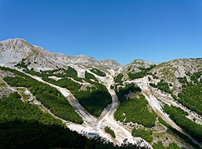 La devastazione compiuta dalle piste da sci di Ovindoli sulla Conca della Magnola.
