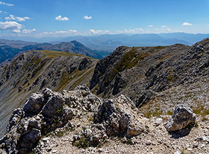 Dalla cima del Monte Magnola vista della Cresta Est.