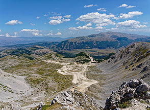 Affaccio sulla Conca della Magnola dalla cima della montagna.