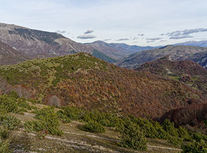 Vista su Colle Croce sopra Fosso Pisciarello.