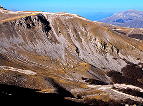 Affaccio sulla Valle delle Gravare dalla Cima delle Gravare di Sotto.