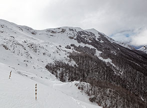 Alla testata del Vallone del Rio vista verso il Monte del Passeggio.
