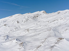 &ldquo;Sconfinato candore&ldquo; (vista verso le punte sommitali del Sirente da Cima Costone di Valle Faito).