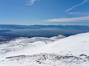 Vista sulla Conca del Fucino da Cima Costone di Valle Faito.