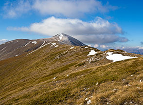 La cima del Monte Rotella vista dalla Cresta Sud-Est.