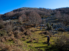 Lungo il sentiero verso la Cresta Nord-Ovest del Monte Ruazzo.