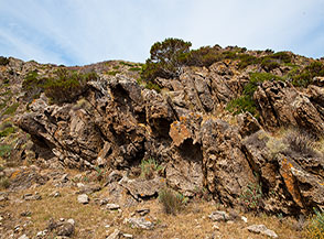 Formazioni rocciose sul fondo di una valletta in localit&agrave; Settevasche.