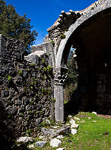 Scorcio sui ruderi dell&rsquo;Abbazia della Ss.Trinit&agrave; (chiesa).