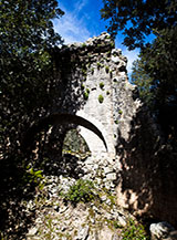 Scorcio sui ruderi dell&rsquo;Abbazia della Ss.Trinit&agrave; (area interna).