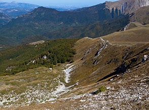 Scorcio sulla Valle dell&rsquo;Inferno con a dx la cresta dei Coppi di San Franco.