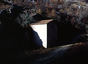 &ldquo;Spicchio di luce&rdquo; (la chiesetta della Madonna del Monte in Valle di Grotta Nera).