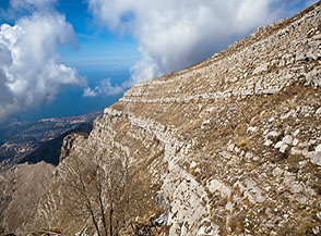 Profilo della bellissima cresta che da Punta Medico sale a Croce della Conocchia.