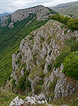 Il precipite profilo della Cresta Nord del Savina.