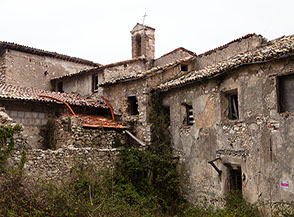 Le rovine del Convento di San Nicola sopra Scandriglia.