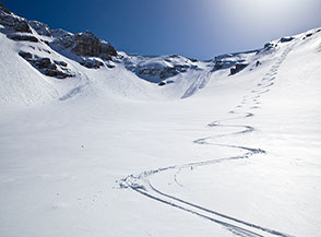 &ldquo;La serpentina di Rava Palazzo&ldquo; (discesa sulle immacolate nevi del Canalone di Rava Palazzo a nord della Capanna di Sevice).