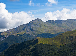 Vista sul Monte Cusna, la cima pi&ugrave; alta dell&rsquo;Appennino Reggiano.