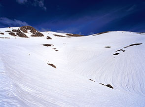 Rughe di neve alla testata della Valle Monacesca.