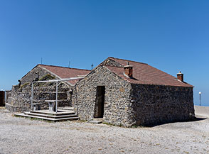 L&rsquo;antico Santuario della Madonna di/del Sirino posto proprio sulla cima dell&rsquo;omonimo monte.