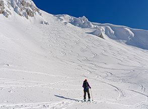 Il Canale Ovest del Monte Terminillo &ldquo;firmato&ldquo; da numerosi scialpinisti.