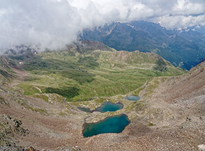 Affaccio sulla Val Montozzo ed i Laghi di Montozzo Meridionali.