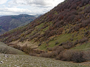 La Valle di Sorre ai piedi del Monte Ventrino.