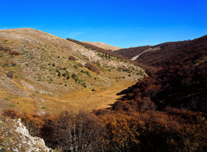 L&rsquo;amena Valle della Madonna ripresa dal valico della Forchetta.