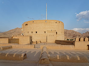 Il forte ripreso dalla terrazza della casa dell&rsquo;imam (Nizwa Fort).