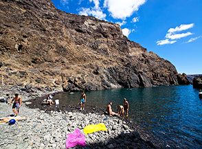 La spiaggetta di ciottoli di Zimbralinho.