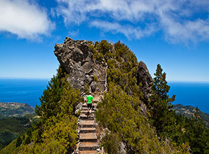 Belvedere di Homem em P&eacute; sotto Achada do Teixeira.