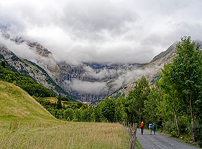 Si parte! (da Gavarnie ci s&rsquo;inoltra verso il Cirque de Gavarnie).