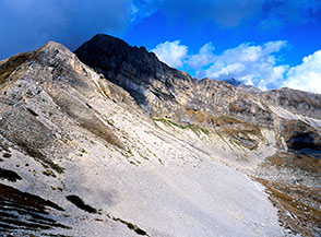 Dal Passo della Portella vista verso il Pizzo Cefalone.
